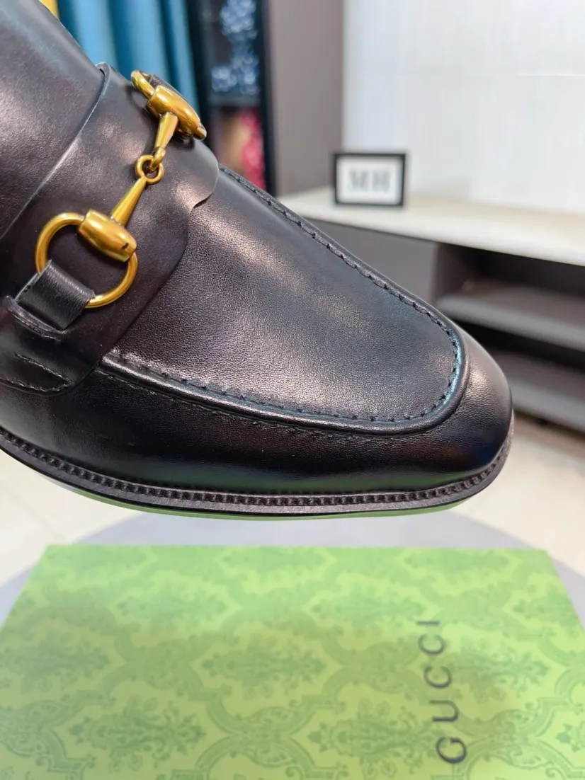 Factory price 500🌹🌹 [GUCCI Gucci] A new style of formal men's leather shoes is coming~ The original quality upper is made of cowhide imported from Italy + soft and delicate leather, comfortable and soft first-layer cowhide lining, rubber wear-resistant outsole, the shoe shape is dignified and domineering, and the luxury charm cannot be concealed! The natural and free nouveau riche leads the trend. Code number: 38-44